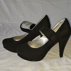 Suede strap pump heel